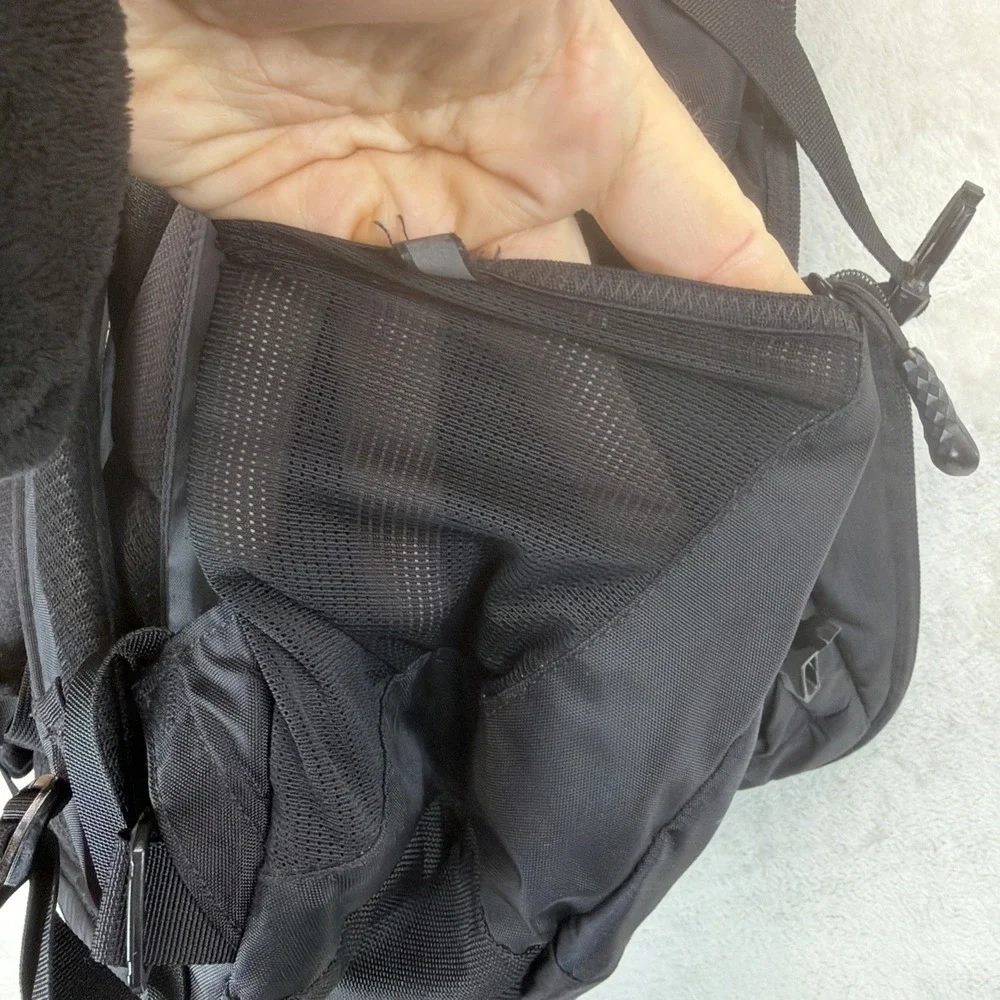 The North Face Recon Backpack Black Laptop Hiking Travel Daypack Outdoor TNF
